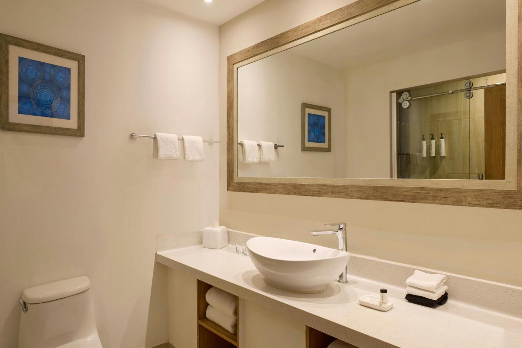 Waves Resort & Spa, Barbados, An Autograph Collection All-Inclusive Resort Saint James Ngoại thất bức ảnh